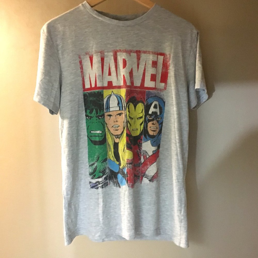 Official Marvel Avengers Retro Mug Shot Grungecore T-Shirt Small Grey